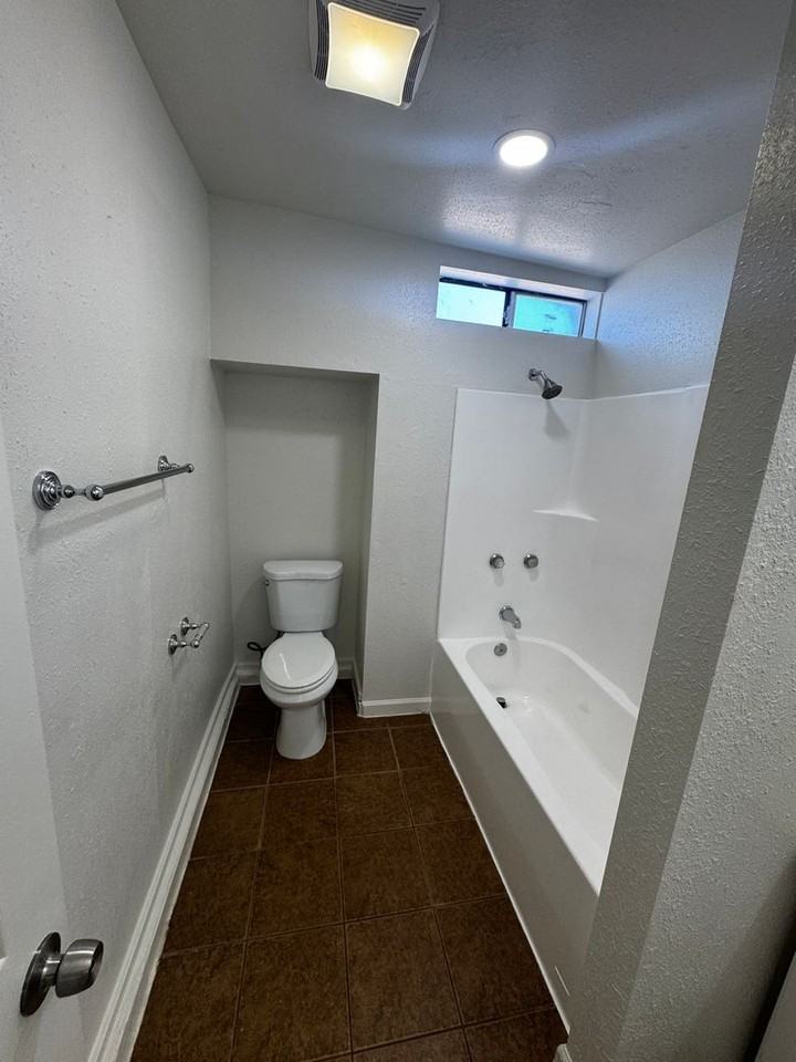 365 1/2 N Echo Ave - Photo 3 of 15