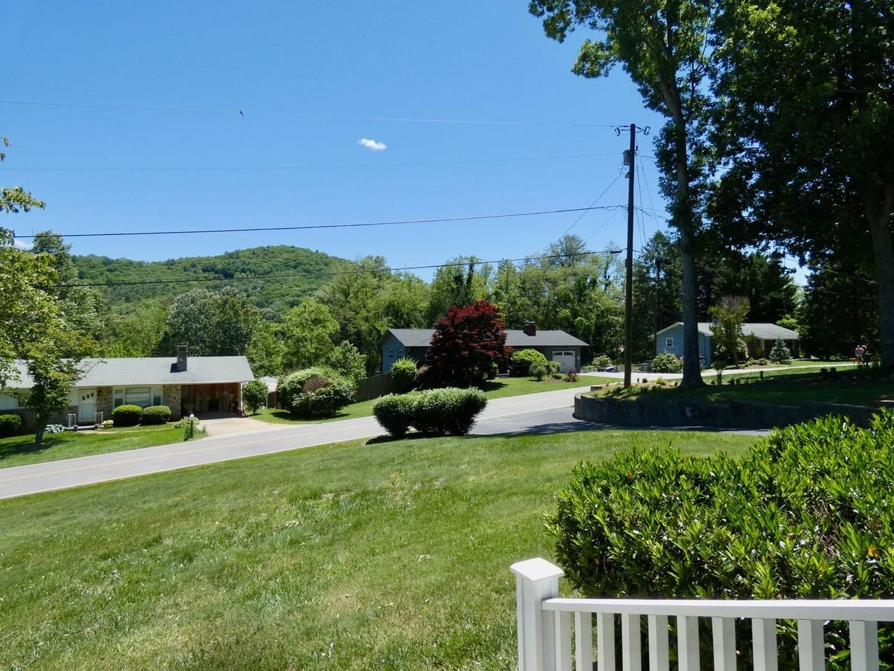 2 W Maple Dr - Photo 3 of 28