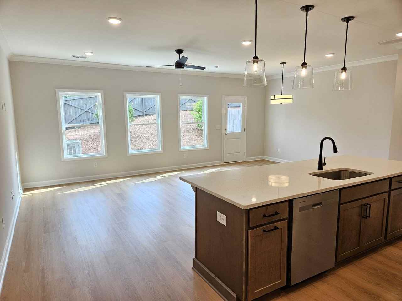 125 Priestwood Ln - Photo 3 of 20