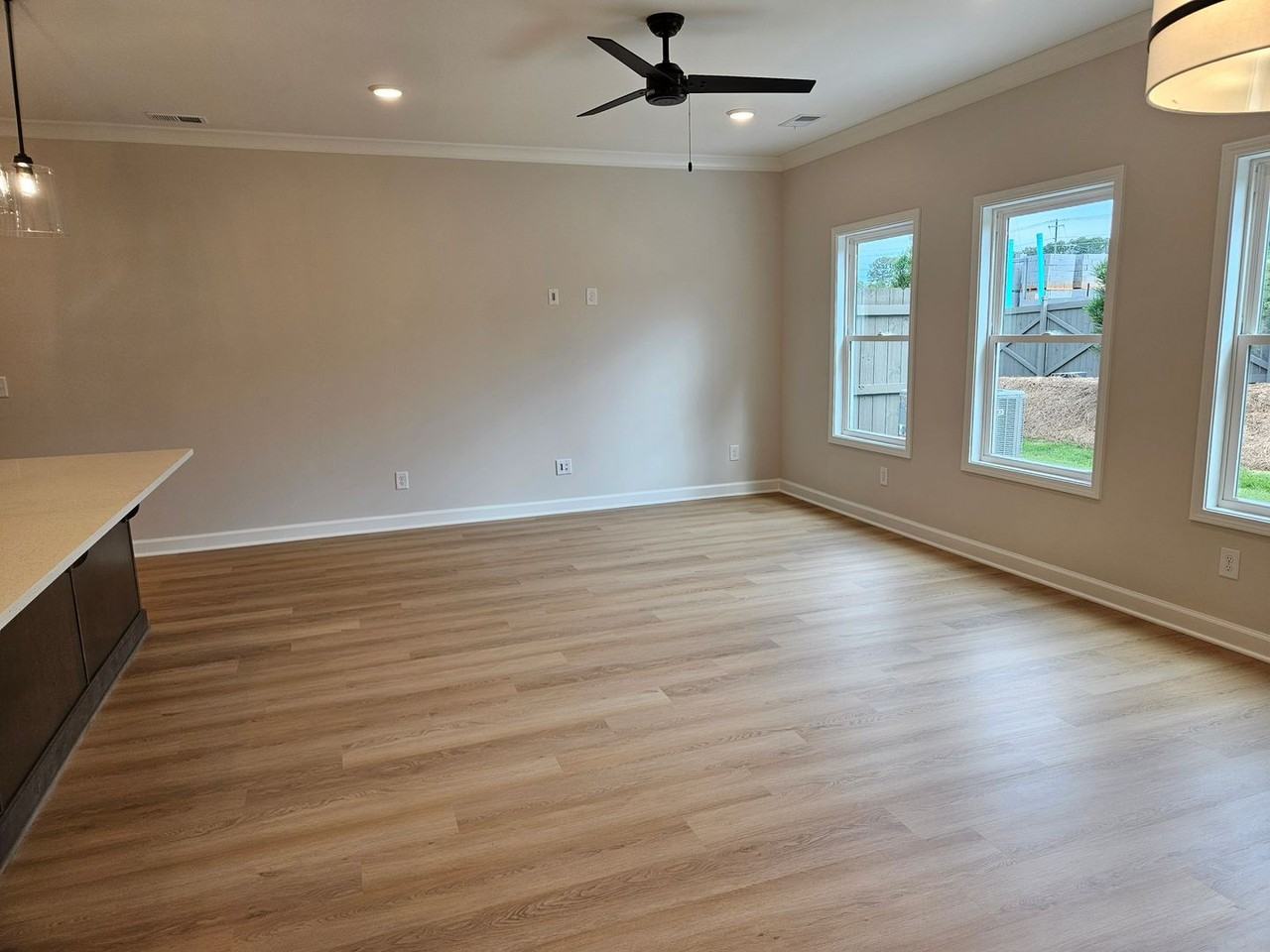 125 Priestwood Ln - Photo 7 of 20