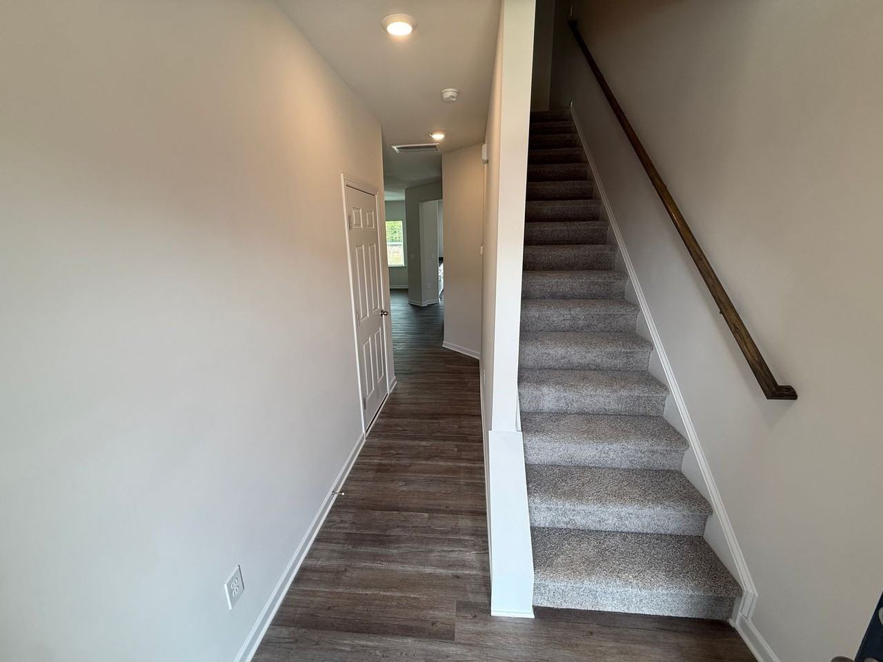 531 Trading Post Ln - Photo 3 of 36