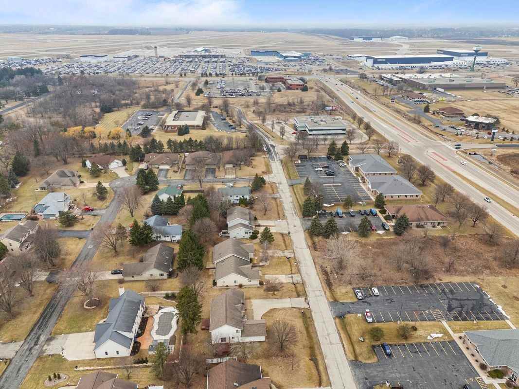 W6157 Aerotech Dr - Photo 5 of 41