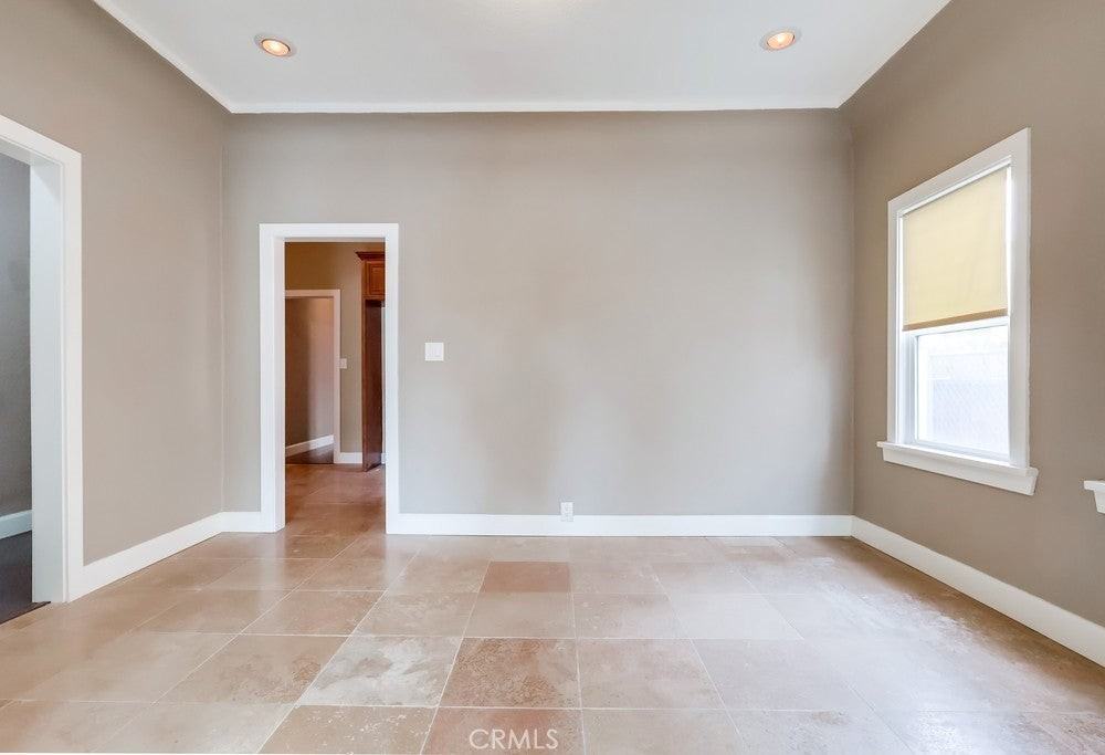 1009 Coronado Ave - Photo 6 of 35