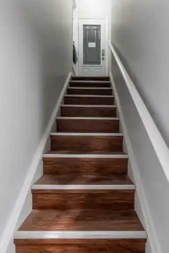 81 Penetang St - Photo 2 of 7