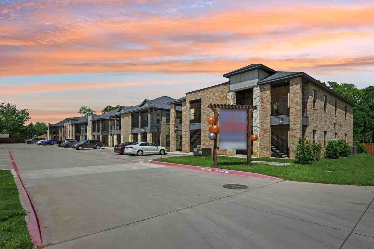 531 Cooper Ln - Photo 2 of 33