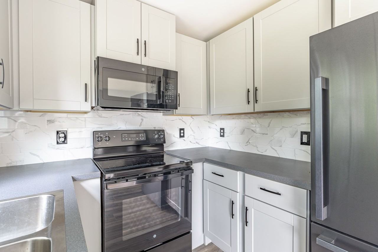 1306 Quail Dr - Photo 3 of 24