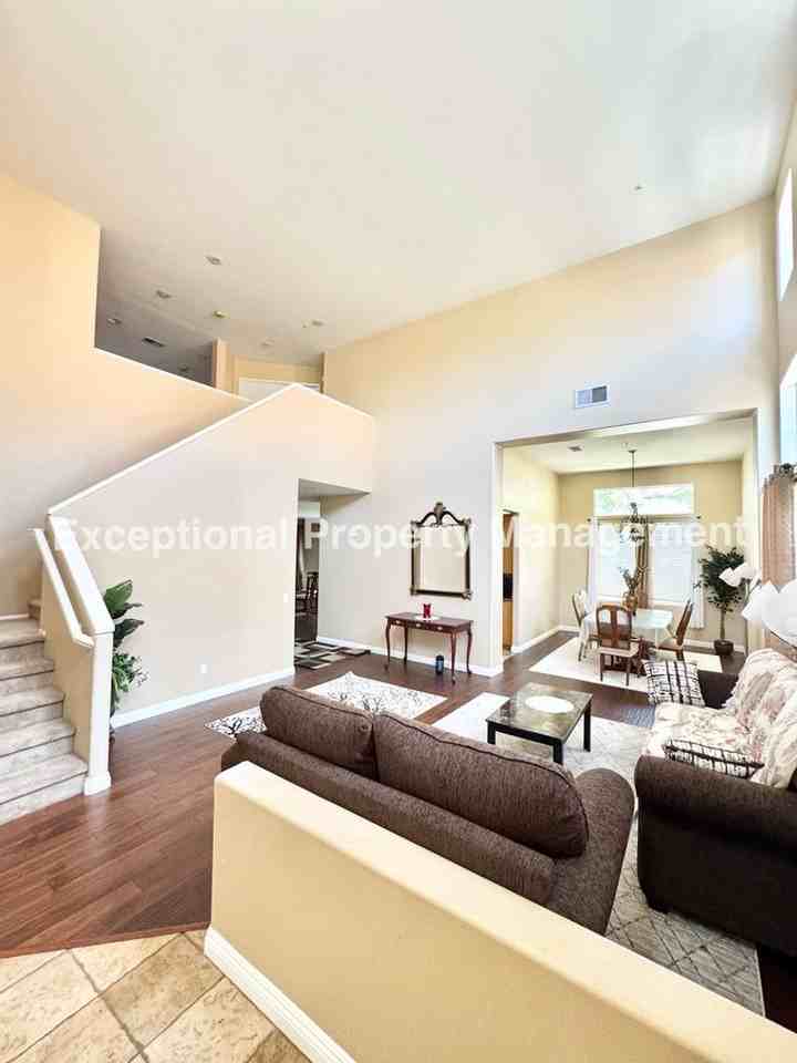 5022 St Albert Dr - Photo 2 of 23