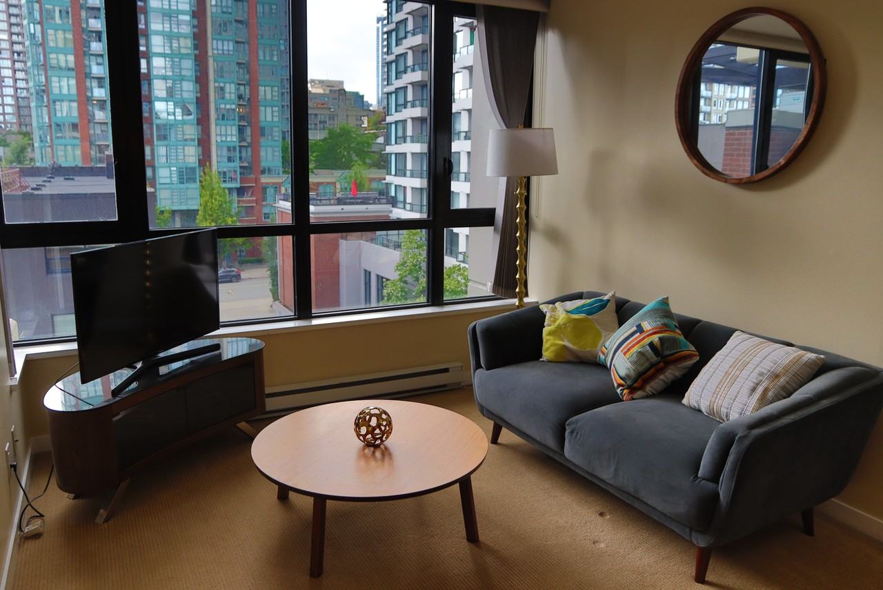 977 Mainland Street - Photo 2 of 12