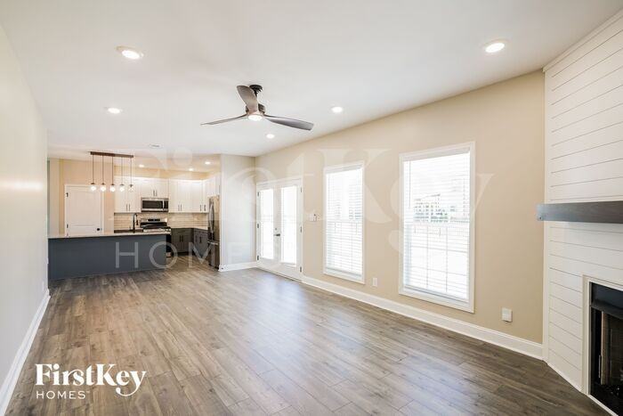 520 Dexter Dr - Photo 2 of 19