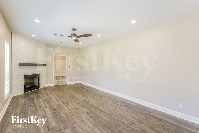 520 Dexter Dr - Photo 3 of 19