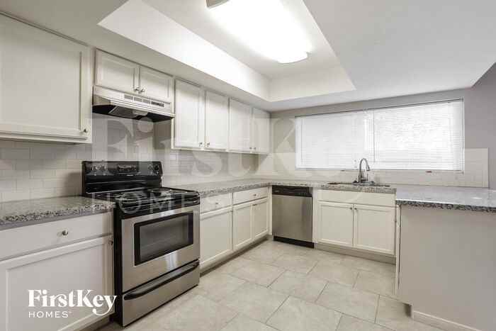 2010 Eastfield Cir - Photo 3 of 14