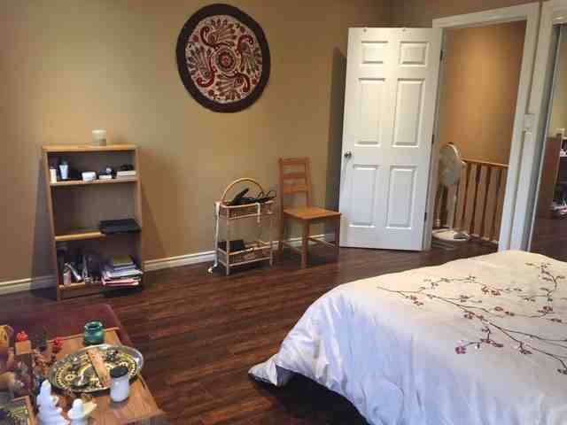 74 Bell Street North - Photo 6 of 11