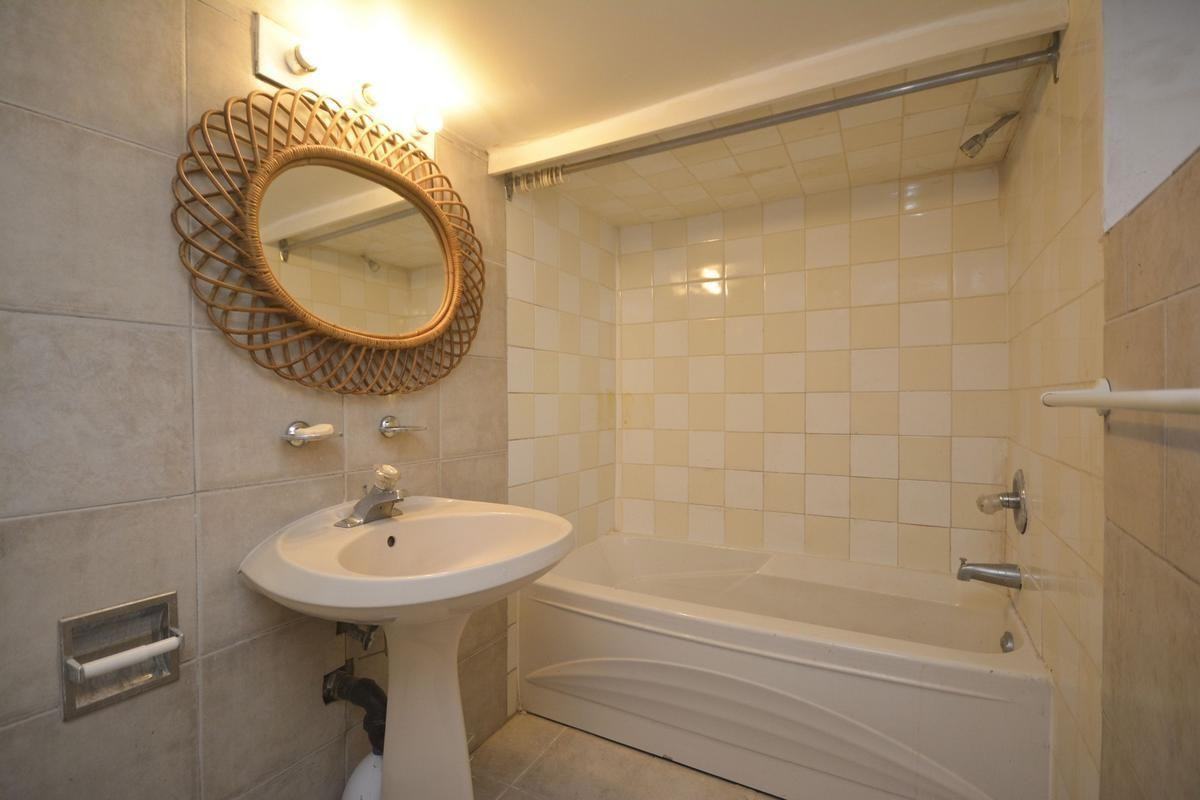 74 Bell Street North - Photo 7 of 11