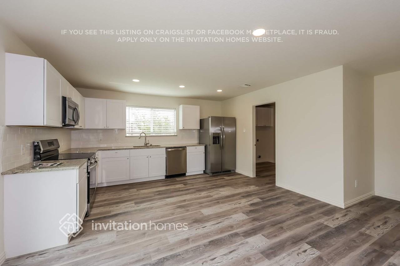 215 Equestrian Dr - Photo 7 of 18