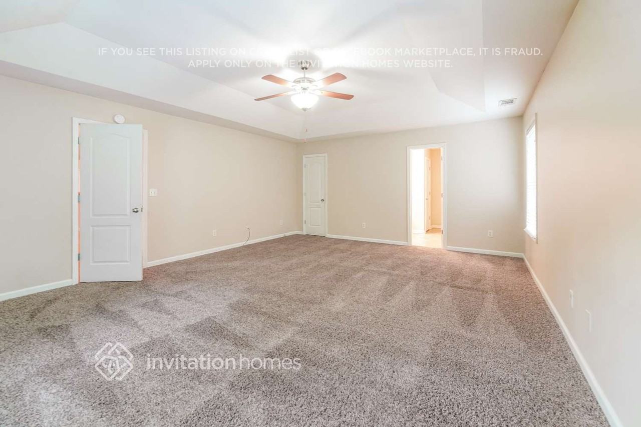 301 Millpond Pkwy - Photo 6 of 11
