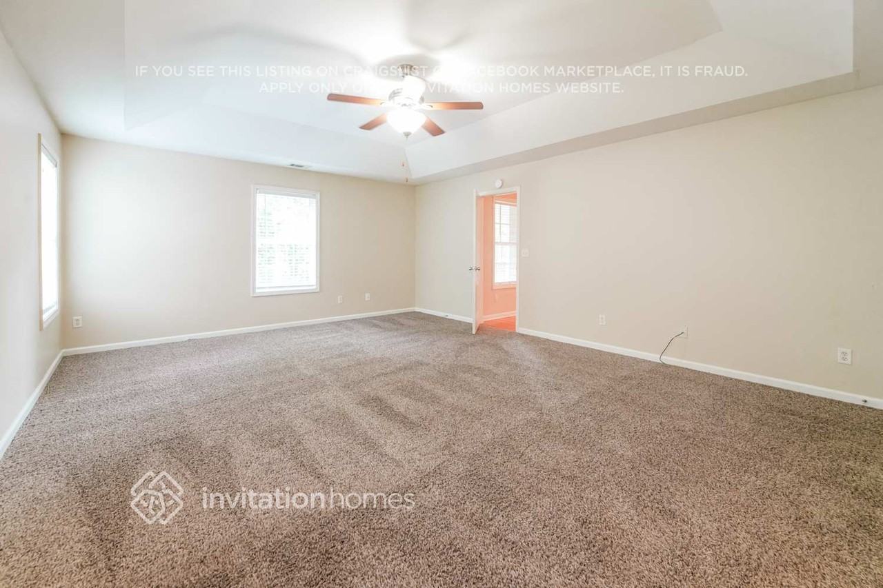 301 Millpond Pkwy - Photo 7 of 11