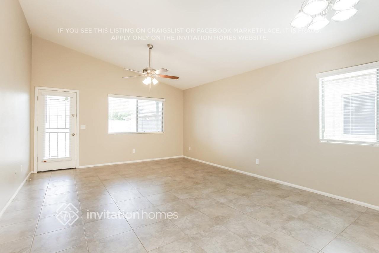 2231 S 101st Dr - Photo 3 of 17