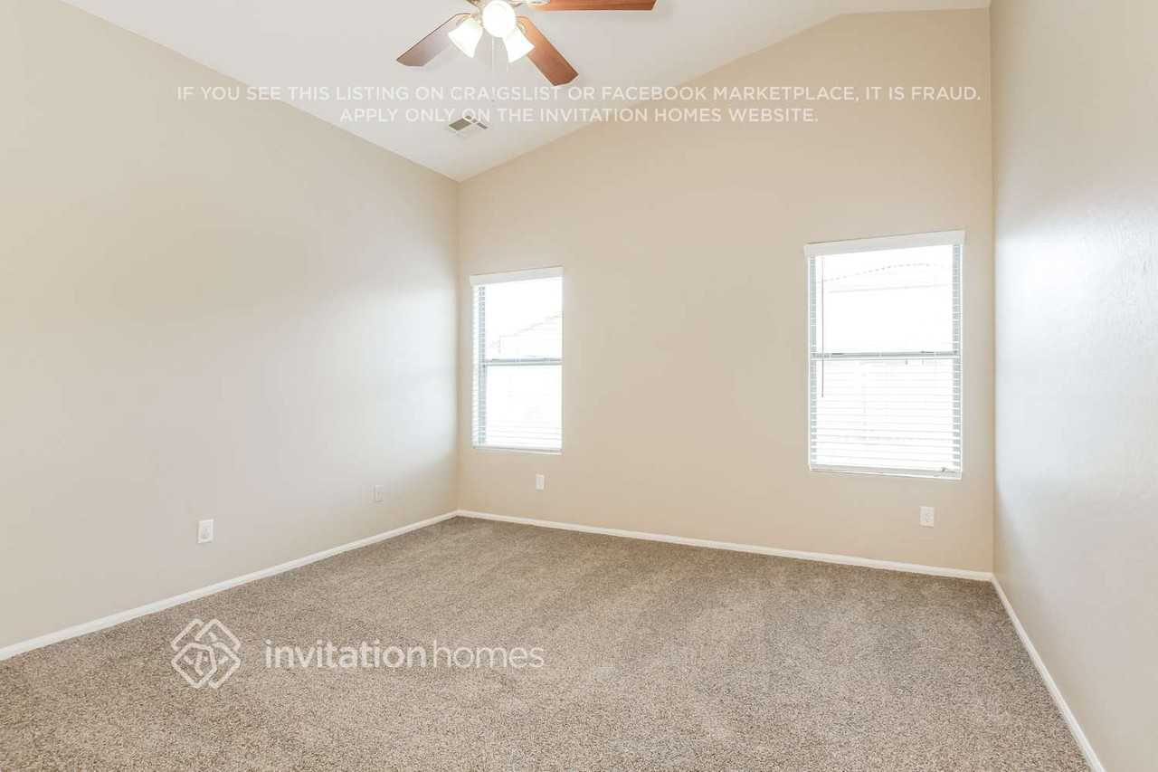 2231 S 101st Dr - Photo 7 of 17