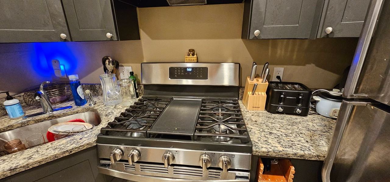 80 Egmont St - Photo 4 of 25