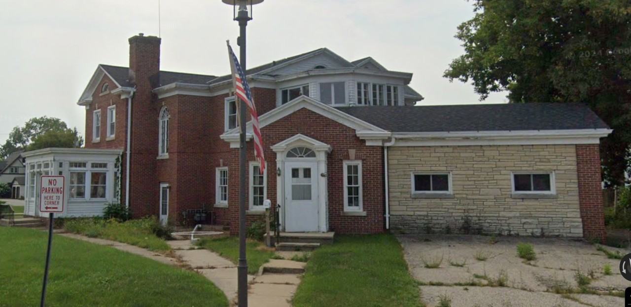 1421 Main St - Photo 2 of 3