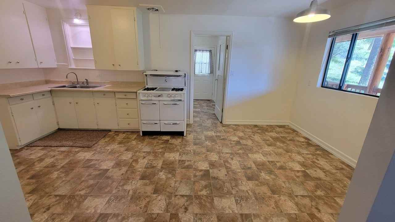 910 Manita Trl - Photo 3 of 41