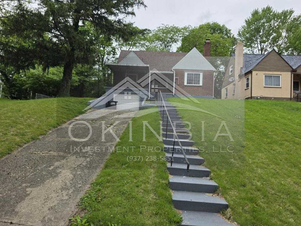 2815 Oxford Ave - Photo 3 of 29