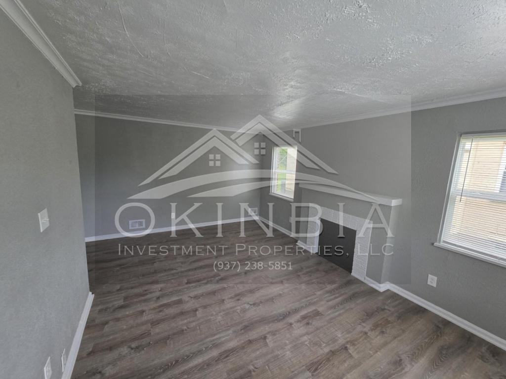 2815 Oxford Ave - Photo 4 of 29
