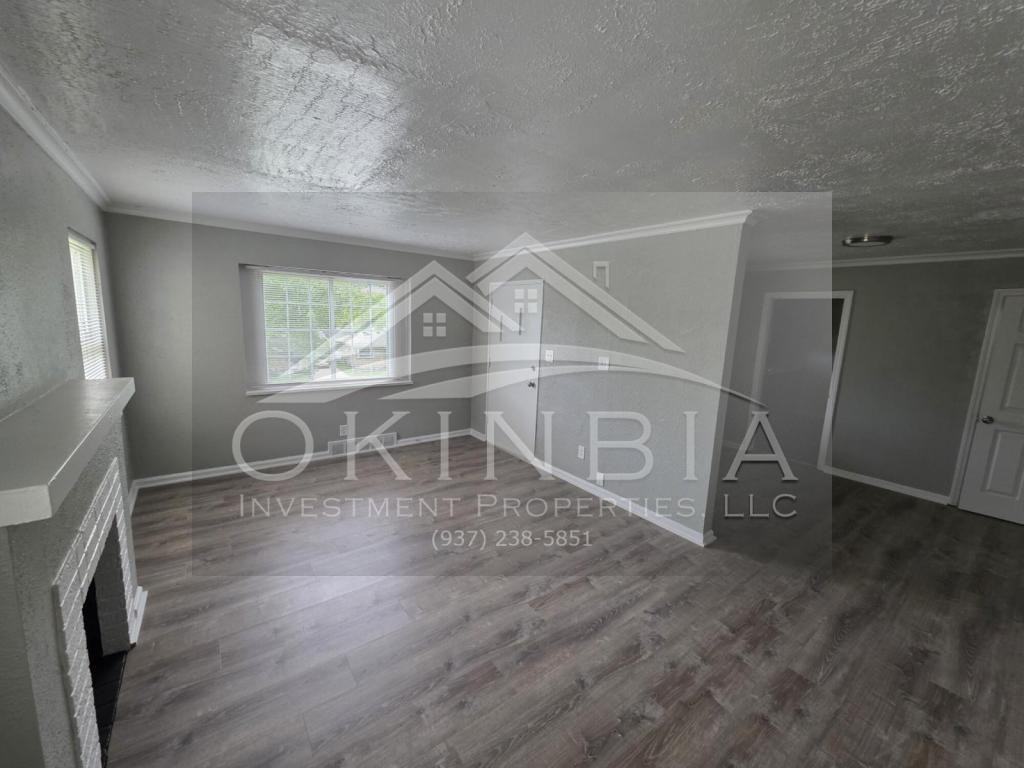 2815 Oxford Ave - Photo 5 of 29