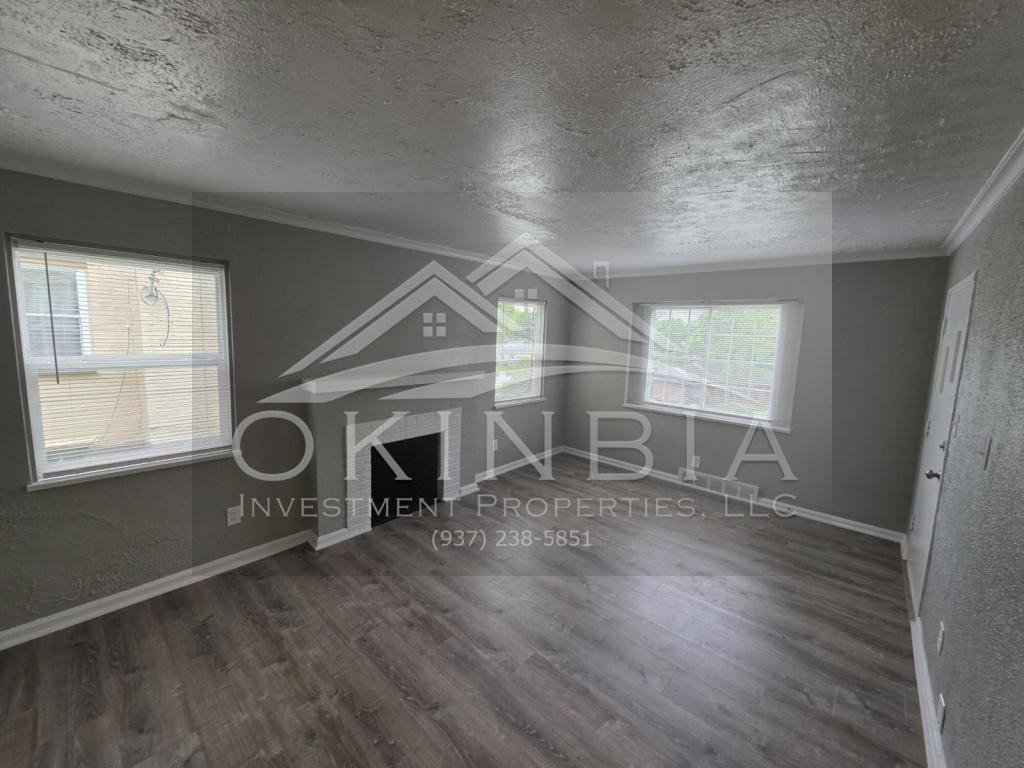2815 Oxford Ave - Photo 6 of 29