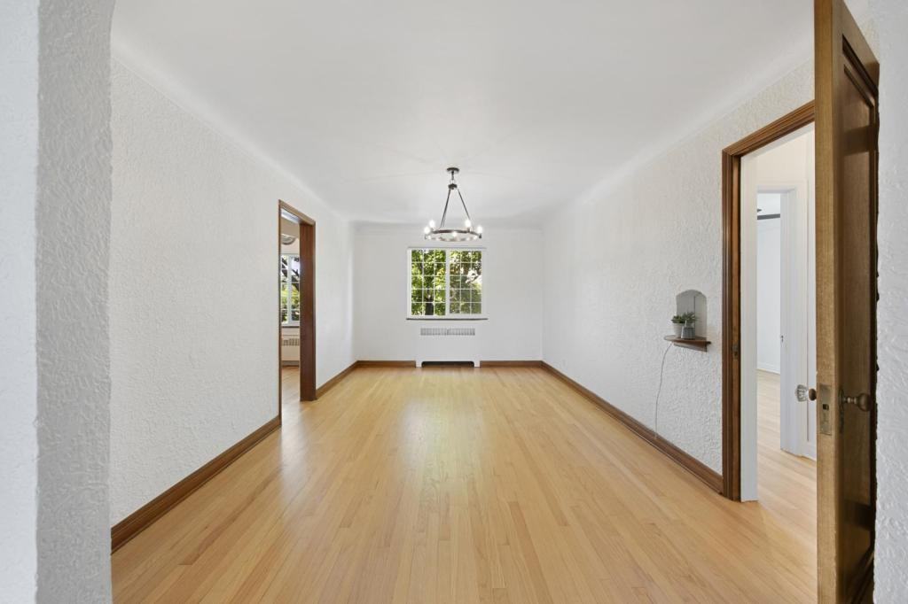 1401 Fairfax St - Photo 7 of 26