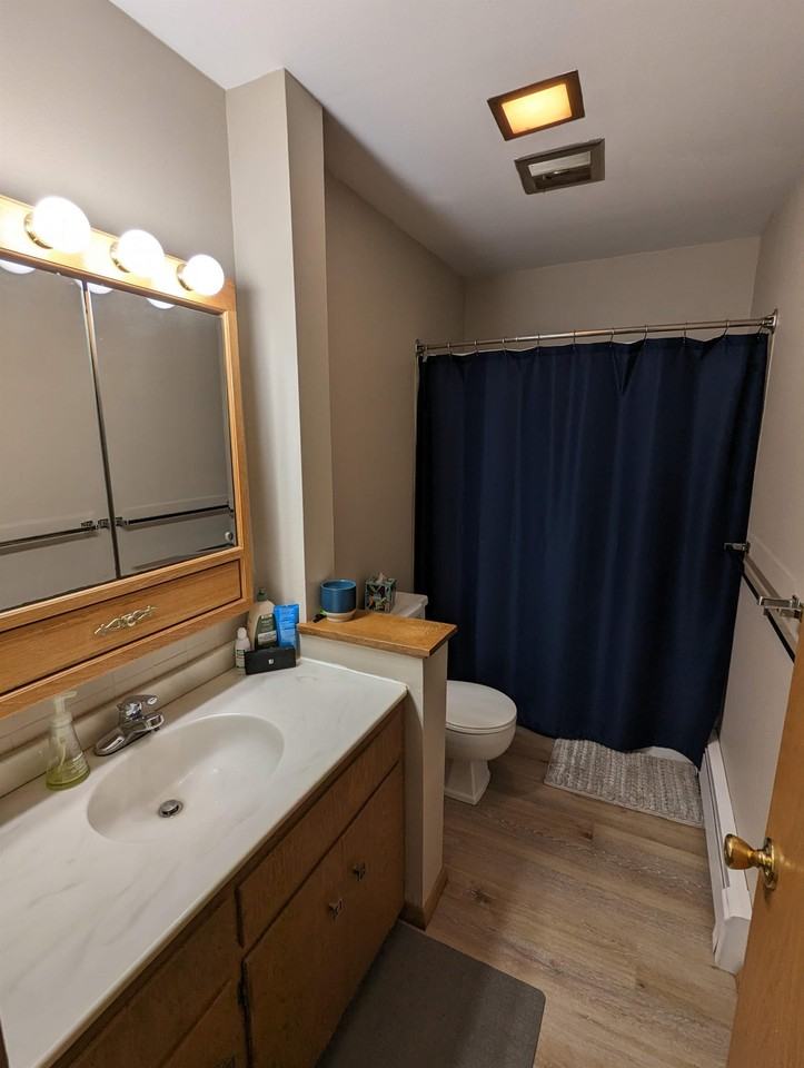 1126 Jefferson St #B - Photo 2 of 11