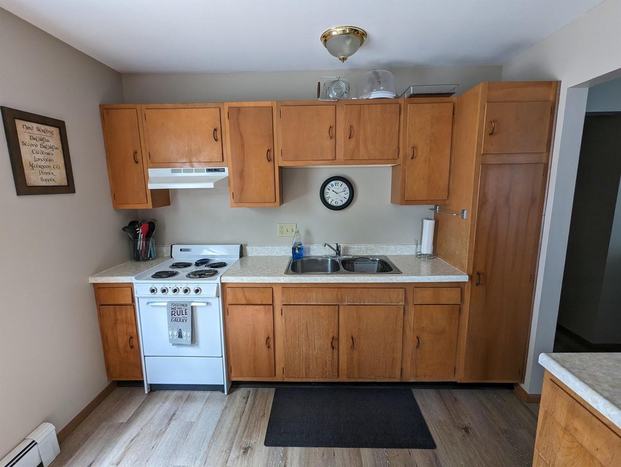 1126 Jefferson St #B - Photo 3 of 11