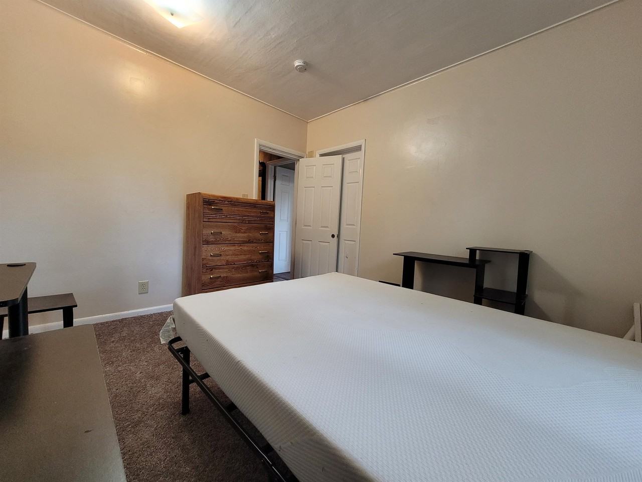 90 Conklin Ave - Photo 5 of 40