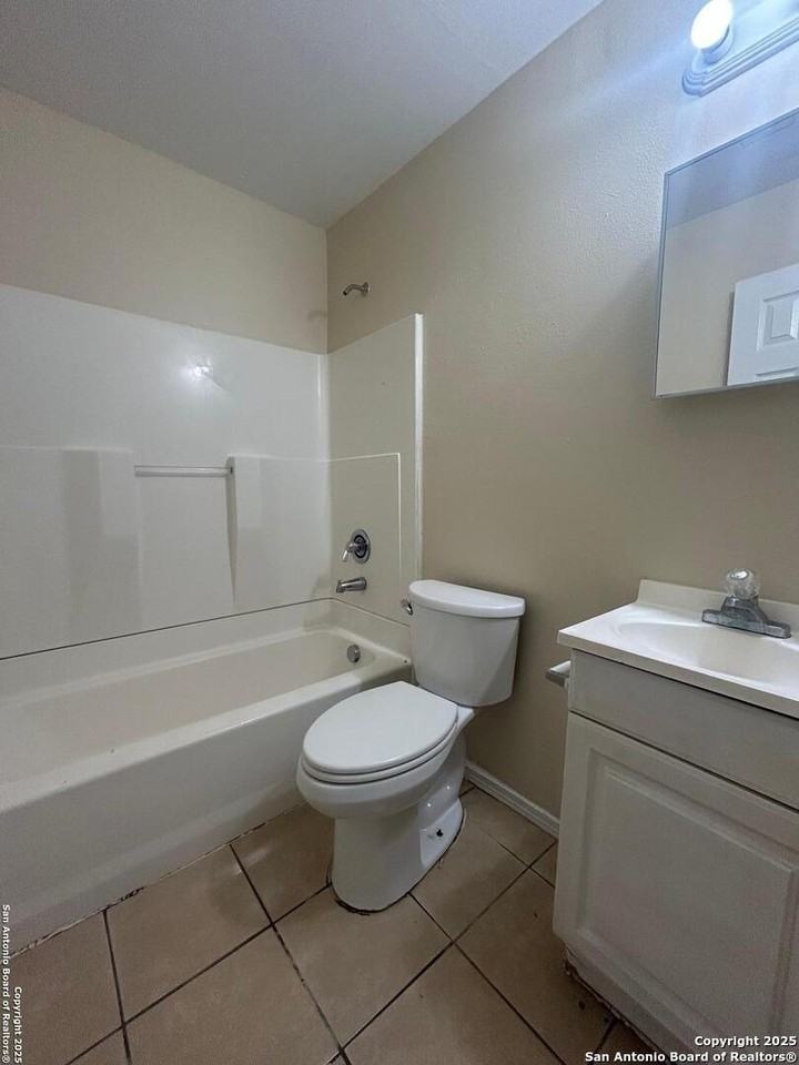 7637 Windsor Oaks #7637 - Photo 3 of 7