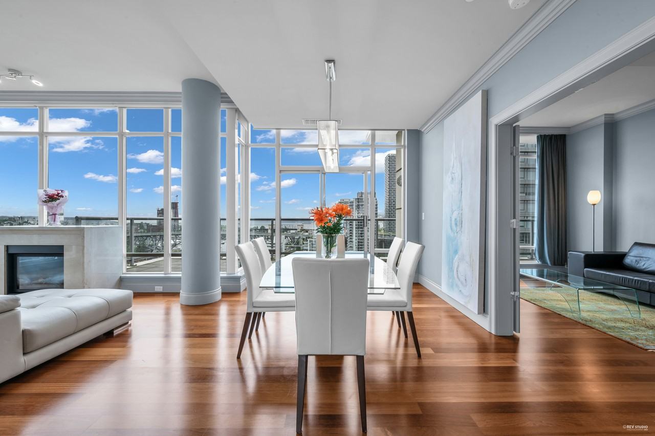 1515 Homer Mews #21xx - Photo 2 of 20