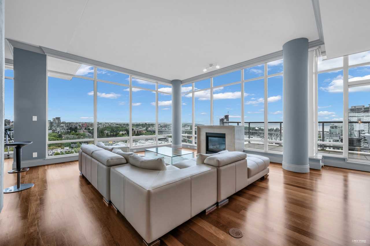 1515 Homer Mews #21xx - Photo 3 of 20