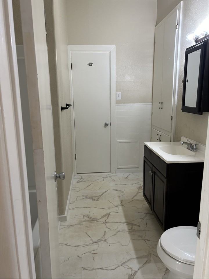 705 N Mill St - Photo 2 of 10