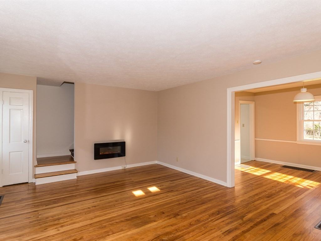 7035 N College Ave - Photo 3 of 25