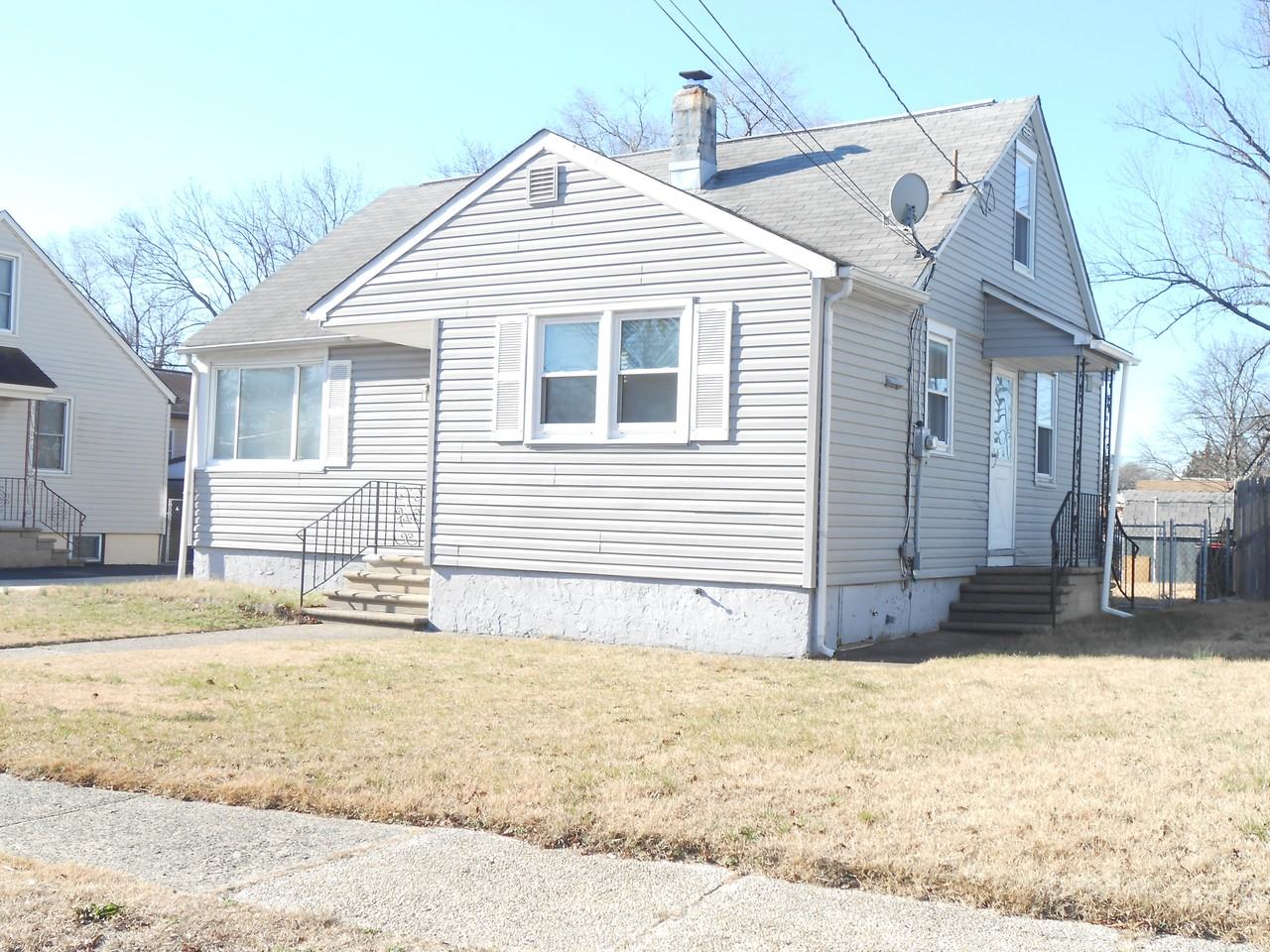 14 Campanell Ave - Photo 2 of 11