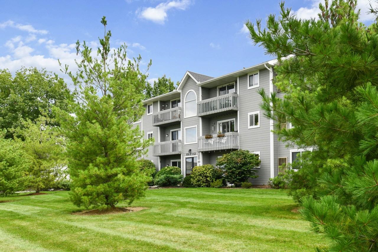 Portage Pointe Apartments - Photo 3 of 41