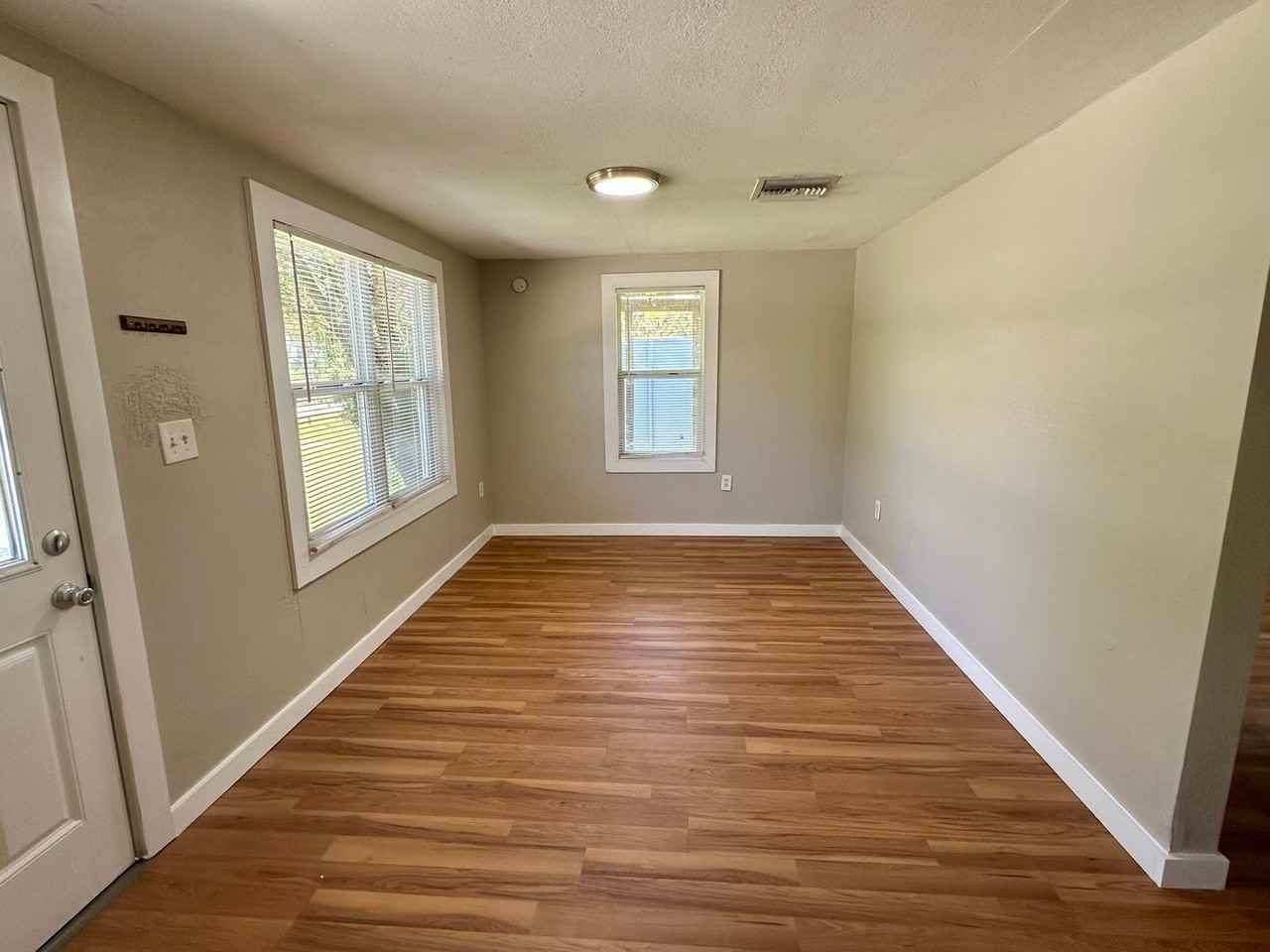 902 Canal Dr - Photo 5 of 24