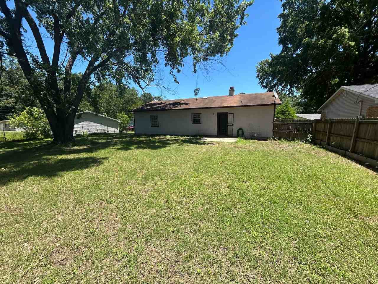 159 Randall Dr - Photo 2 of 12