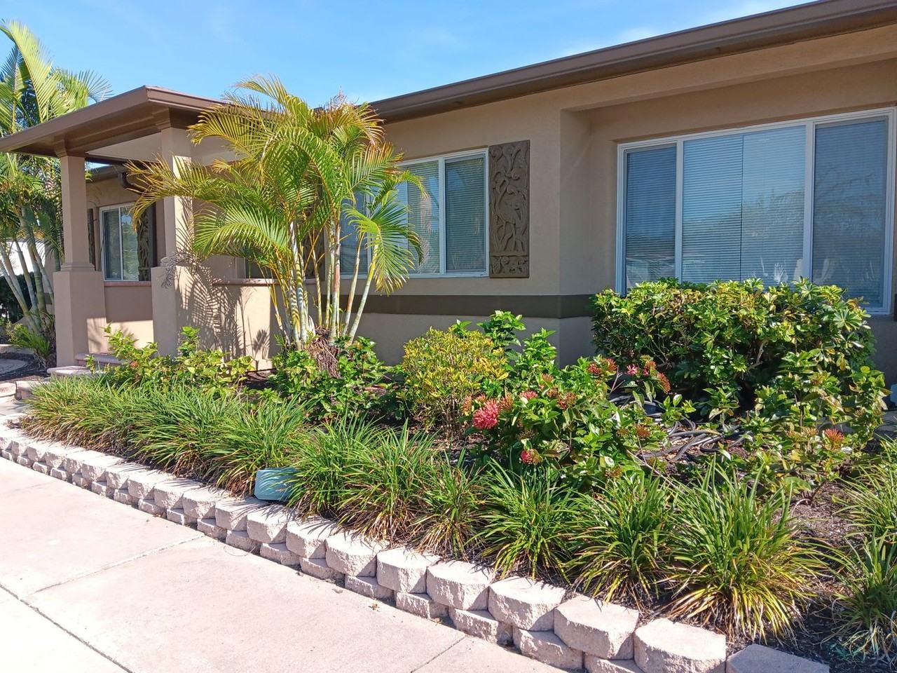 4864 Lake Charles Dr N - Photo 2 of 32