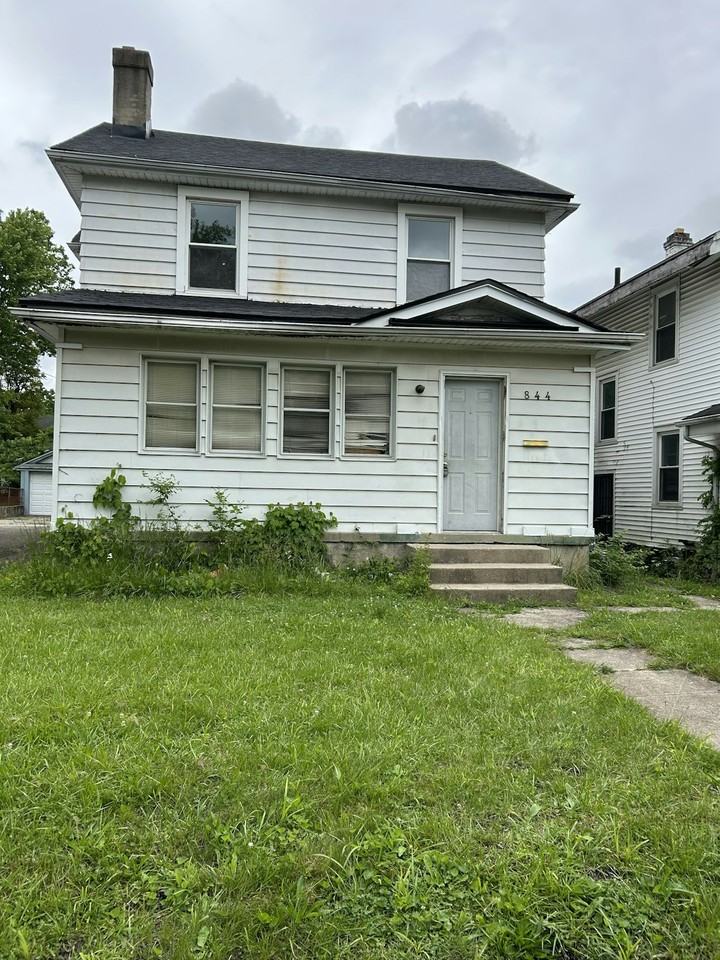 844 Saint Agnes Ave - Photo 2 of 33