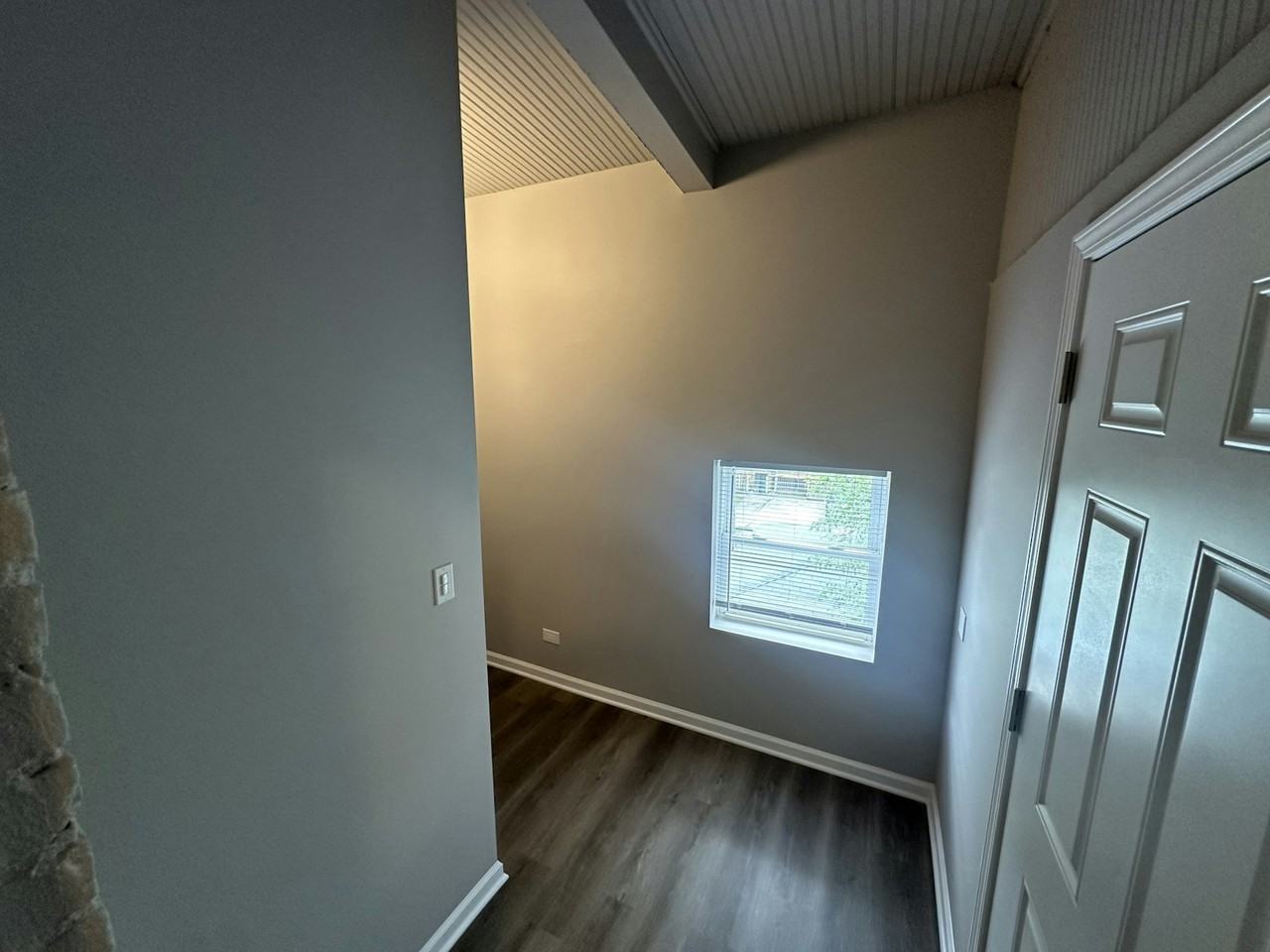 6426 South Ingleside Avenue, Unit 2 - Photo 3 of 18