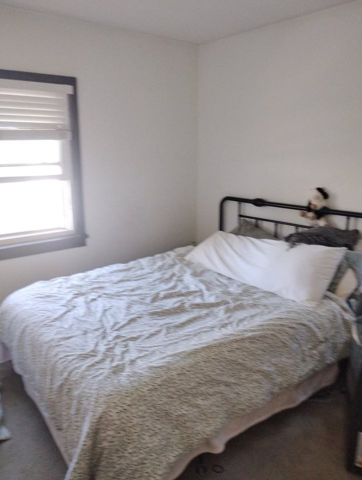 2028 16 St Se - Photo 2 of 19