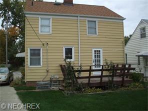 20401 Parkview Ave - Photo 2 of 10