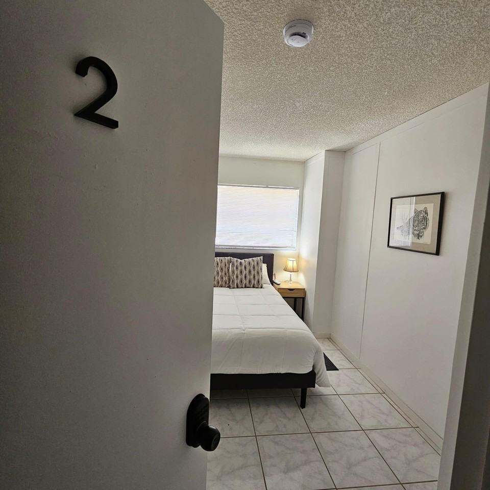 Nw 7th Ave - Photo 5 of 8