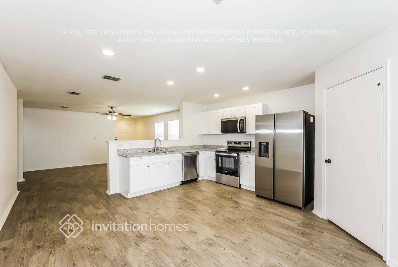 1416 Castle Ridge Rd - Photo 6 of 17