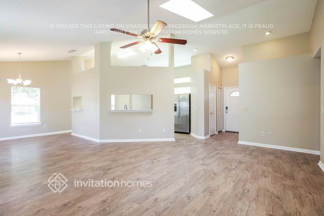 8460 Branchwater Dr - Photo 5 of 17